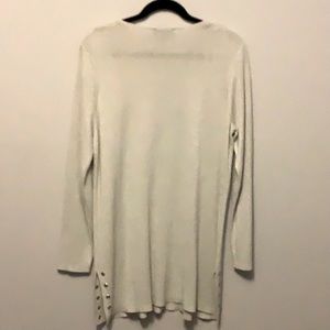 Silver knit sweater, Tunic length, like new.